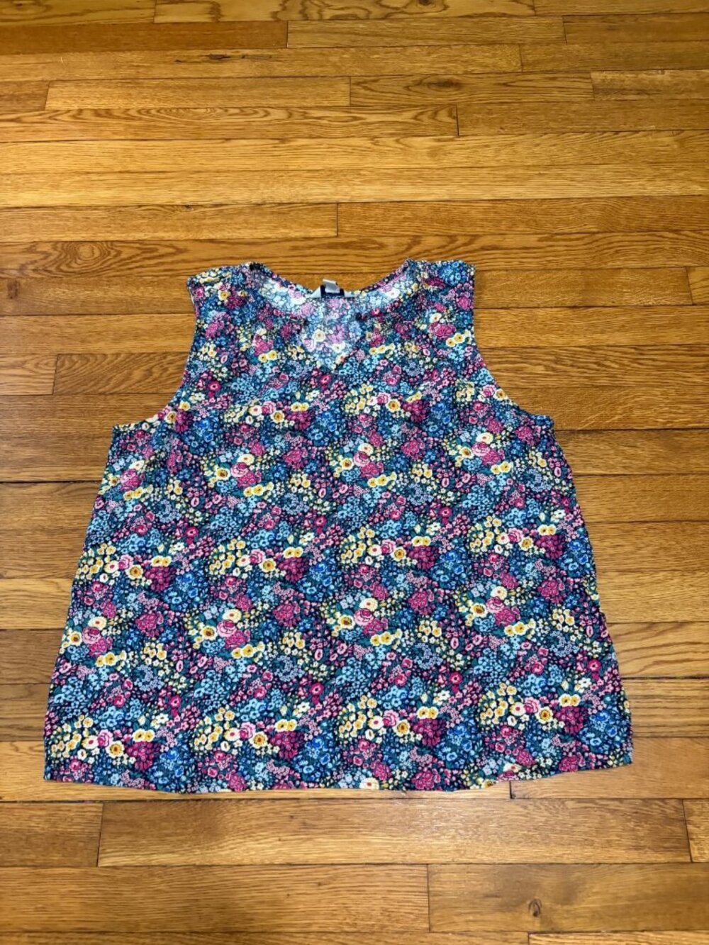 Croft & Barrow Womens Tank Top Size XL Blue Red Floral Rayon Sleeveless Blouse